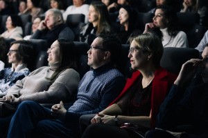 Новогодний спектакль для взрослых «Стыдно быть несчастливым»