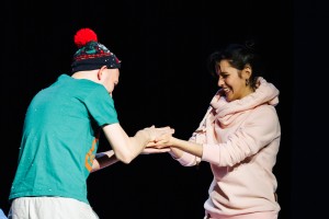 Новогодний спектакль для взрослых «Стыдно быть несчастливым»