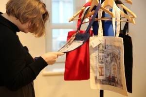 Открытие выставки Алёны Дергилёвой «Непричёсанная Москва»