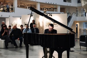 «Она запомнилась по дням». Поэтическая антология войны