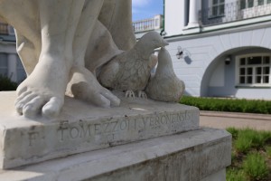 Усадьба Долгоруковых-Бобринских на Малой Никитской в Москве весной