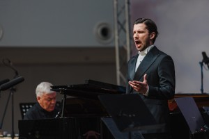 Праздничный концерт ко Дню Победы