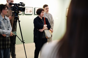 Пресс-тур по выставке Генриетты Перьян «Оттепель. Фото на память»