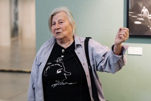 Пресс-тур по выставке Генриетты Перьян «Оттепель. Фото на память»