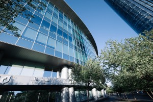 Фасад Ельцин Центра в Екатеринбурге весной