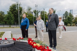 XVII Международная научная конференция «История сталинизма». Возложение цветов к Вечному огню