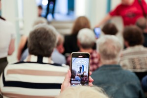 Открытие выставки Михаила Златковского «Самиздат для Высоцкого» в Москве