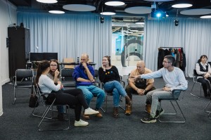 Интеллектуальная игра «Ровесники 90-х» с переводом на русский жестовый язык