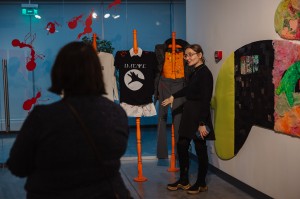 Инклюзивная экскурсия на русском жестовом языке по выставке «Я последняя пятилетка. Новое искусство Казани»