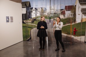 Инклюзивная экскурсия на русском жестовом языке по выставке «Я последняя пятилетка. Новое искусство Казани»