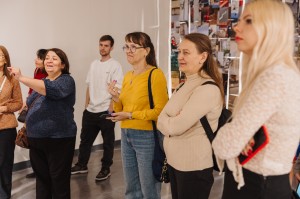 Инклюзивная экскурсия на русском жестовом языке по выставке «Я последняя пятилетка. Новое искусство Казани»