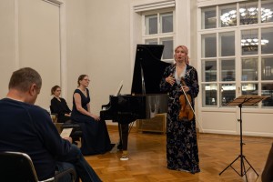 Концерт в усадьбе Долгоруковых-Бобринских: Ольга Артюгина и Оксана Ралкина. «Неуловимое барокко: на границе времен»