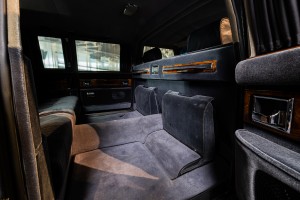 Автомобиль президента — лимузин представительского класса ЗИЛ-41052