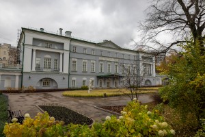 Усадьба Долгоруковых-Бобринских. Фасады. Октябрь 2025