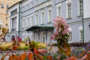 Усадьба Долгоруковых-Бобринских. Фасады. Октябрь 2025