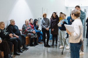 Экскурсия по выставке «Хрустальный праздник: посуда новогоднего стола»