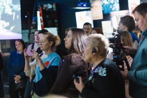 Экскурсия по выставке «Хрустальный праздник: посуда новогоднего стола»