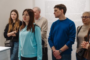 Экскурсия по выставке «10 лет в Центре» с Анной Бородулиной