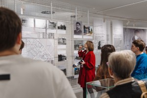 Экскурсия по выставке «10 лет в Центре» с Анной Бородулиной