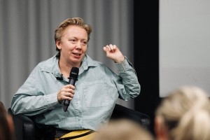 Лекция Екатерины Мигицко о профессиональном театре глухих