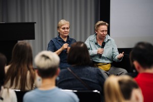 Лекция Екатерины Мигицко о профессиональном театре глухих