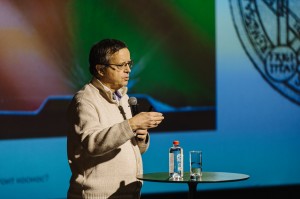 «Космос в центре внимания». Лекция Дмитрия Вибе «Из чего состоит космос?»