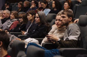 «Большая Земля». Премьерный показ и обсуждение фильма с режиссёром Юлией Трофимовой