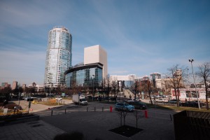 Весенний фасад Ельцин Центра в Екатеринбурге