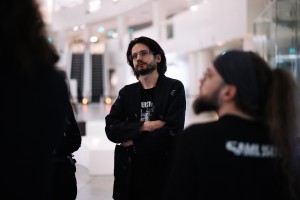 Сессия участников музыкальной резиденции и обсуждение звуковых особенностей пространства