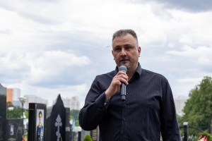 Открытие памятника на могиле Геннадия Бурбулиса