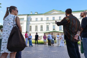 «Выходные на Никитской». Экскурсия «Наши незаметные соседи: микропутешествие по приусадебному саду»