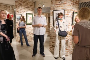 «Выходные на Никитской» Кураторская экскурсия по выставке «10 лет в Центре»