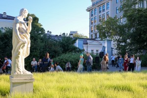 «Выходные на Никитской» Концерт «Бездомная музыка»