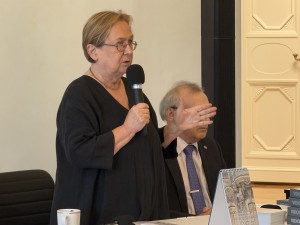 Алёна Дергилёва представила публике новую книгу-альбом