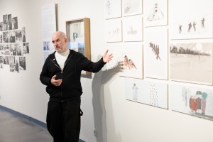 Кураторская экскурсия Алексея Веселовского по выставке «10 печатных историй»