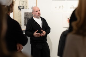 Кураторская экскурсия Алексея Веселовского по выставке «10 печатных историй»