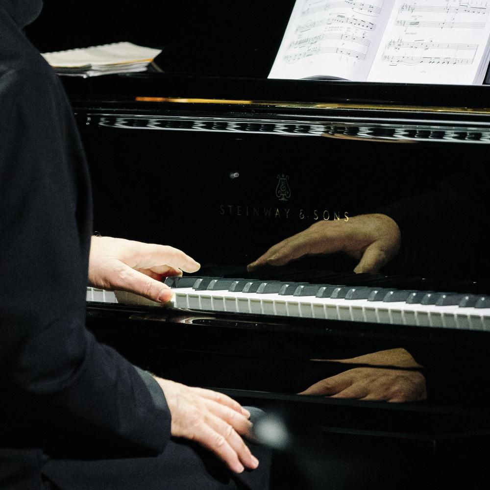 «Любовь и жизнь поэта»: к 70-летию Леонида Десятникова