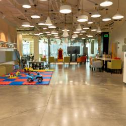 Почему он так плохо себя ведет?