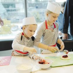 Школа юных кулинаров в Детском кафе. Февраль