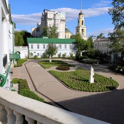 «По краю пропасти: шоки и угрозы (1994–1996)»