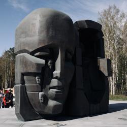 Музейно-автобусная экскурсия «Художник и власть: Эрнст Неизвестный»
