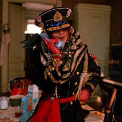 Черная роза — эмблема печали, красная роза — эмблема любви. «Из музея в кино»