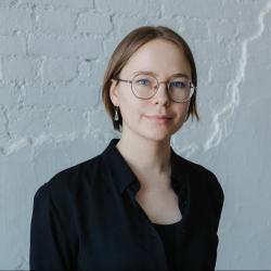 Цикл «Цвет и свет». Читаем текст Ласло Махой-Надя с художницей Анастасией Крохалевой