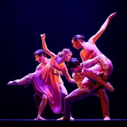 ОТМЕНА. Анна Щеклеина и Линдон Шимицу: опыт импровизации в окружающем пространстве