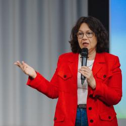 Анна Новикова. Как город регулирует эмоциональное благополучие жителей и туристов?