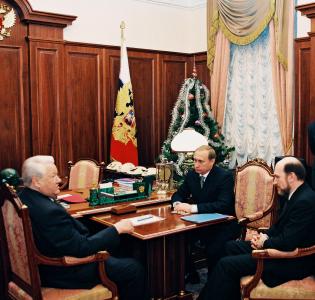 «Я ухожу...»: как сменялись российские лидеры