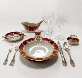 Экскурсия «История на столе: новогодняя посуда ХХ века» с элементами тифлокомментирования