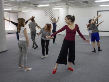 Социальный танец: чувствовать через других