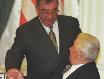 Наина Ельцина выразила соболезнование по поводу смерти Евгения Примакова