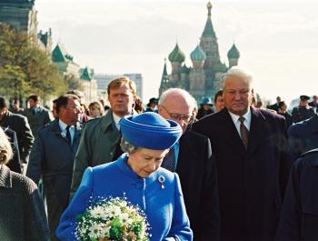 «Полная версия»: подарки от королевы Елизаветы II